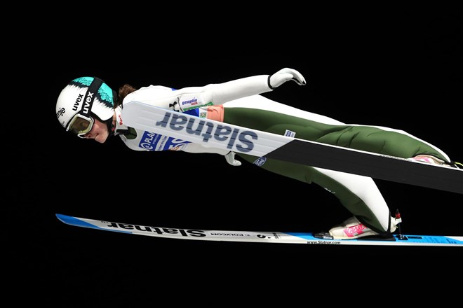 Nika Prevc deklasirala konkurenco v Garmisch-Partenkirchnu