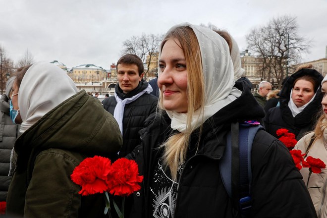 #foto #video V Moskvi znova protestirajo žene vojakov; pridržanih najmanj 20 novinarjev