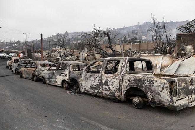 #foto #video Čile: Število žrtev požarov preseglo sto, tisoči so zapustiti domove