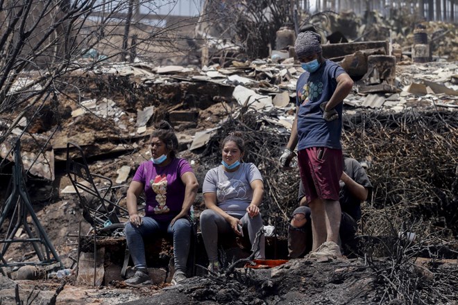 #foto #video Čile: Število žrtev požarov preseglo sto, tisoči so zapustiti domove
