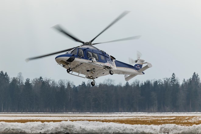 #foto Slovenska policija z novimi helikopterji med najmodernejše opremljenimi v regiji