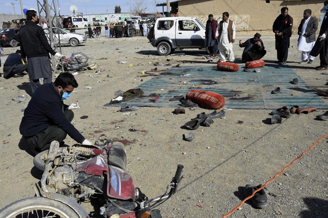 V nasilju pred volitvami v Pakistanu več deset mrtvih