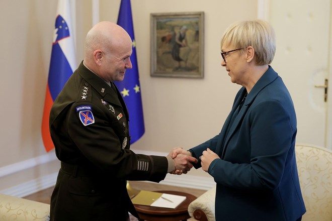 Poveljnik Natovih sil v Evropi na obisku v Sloveniji