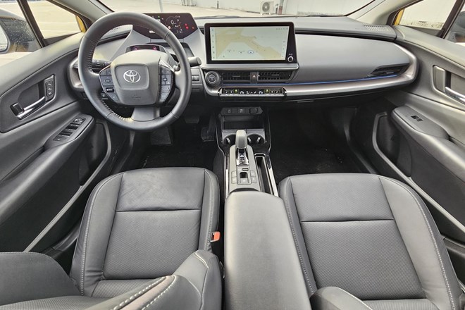 Toyota prius 2,0 PHEV premium: Futuristični in disciplinirani plesalec