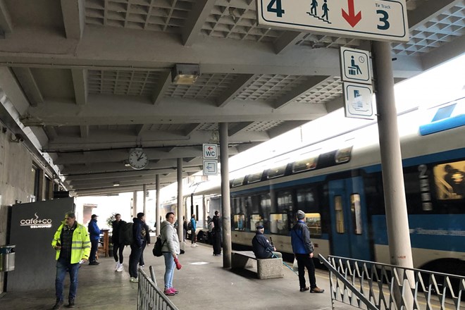 Železniška postaja Jesenice: Najprej mesece opravičevali podražitev, zdaj zahtevajo revizijo