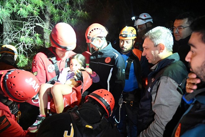 #foto: V nesreči kabinske žičnice v Antalyi en mrtev in več ranjenih
