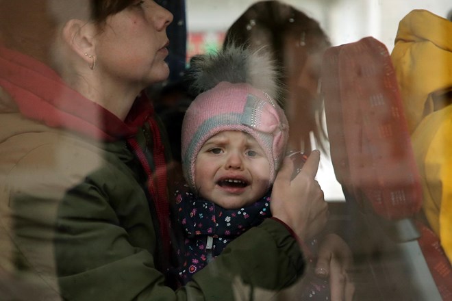 Kijev in Moskva naj bi izmenjala med vojno razseljene otroke
