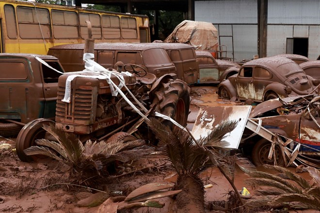 #foto Po poplavah in zrušitvi jezu v Braziliji številni mrtvi