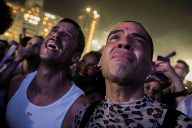 #foto #video Brazilija: Madonnin koncert na plažo Copacabane privabil več kot 1,6 milijona ljudi