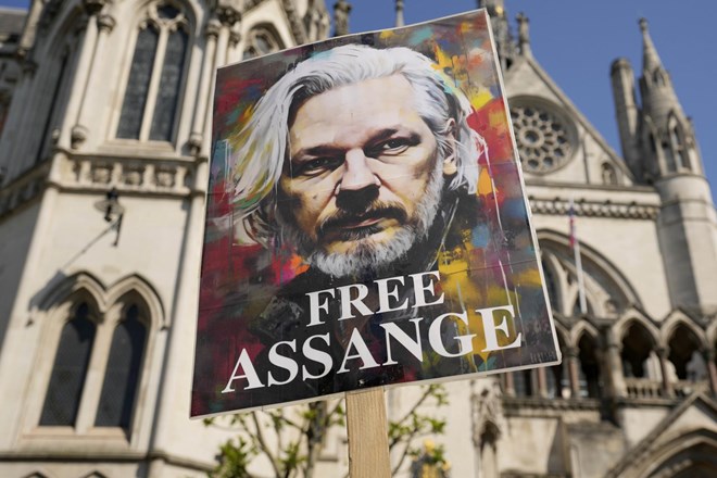 Sodba o izročitvi ZDA: Majhna zmaga Juliana Assangea