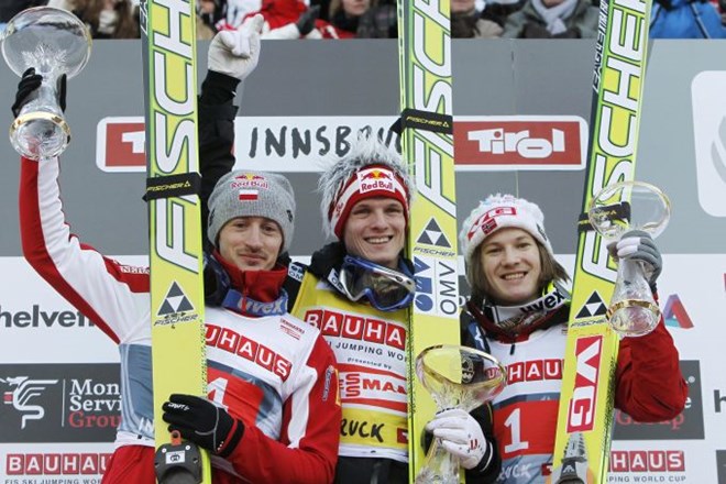 Zmagovalna trojka v Innsbrucku (od leve: Malysz, Morgenstern in Hilde).