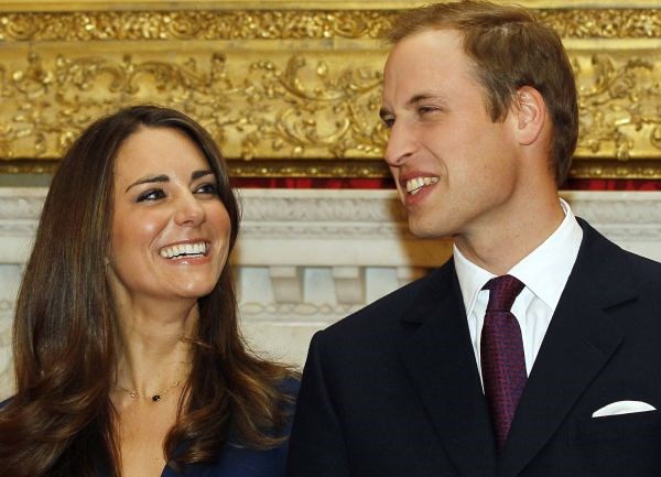 Princ William, drugi v vrsti za britansko krono, in njegova izvoljenka Kate Middleton si bosta usodni da dahnila 29. aprila.
