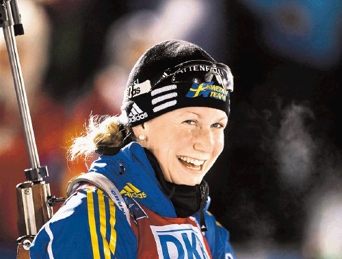 Švedinja Helena Ekholm (na fotografiji) je bila nasmejana, potem ko je v ciljni ravnini ugnala Nemko Andreo Henkel.