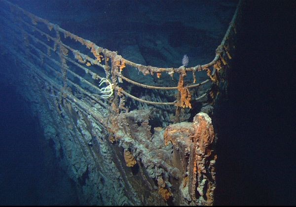 Rjaveči Titanik na dnu Atlantskega oceana