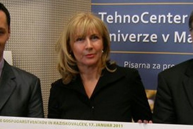 Nagrado za naj raziskovalca po mnenju gospodarstva je prvič prejela ženska -  Aleksandra Lobnik.