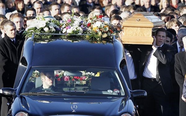 Pogreb severnoirske zvezdnice Michaele Harte-McAreavey