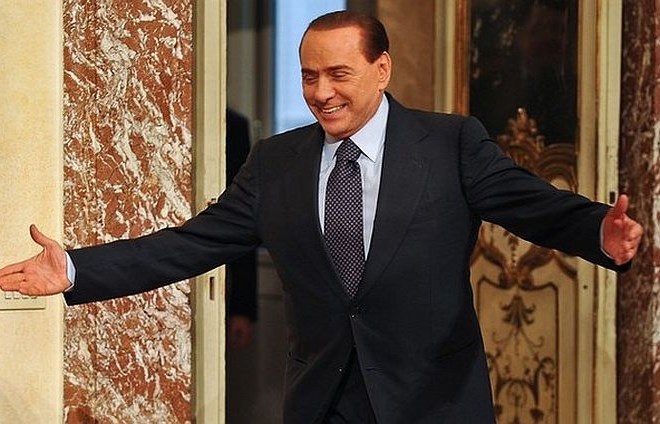 Silvio Berlusconi med Italijani ni kaj pretirano priljubljen.
