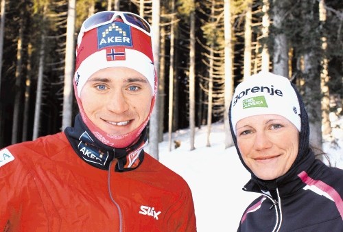 Norveški tekač na smučeh Ola Vigen Hattestad (levo, ob njem Katja Višnar) je prejel nagrado za športnega idola v letu  2010...