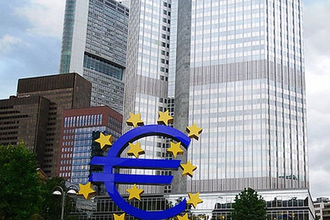 ECB je decembra napovedala, da bo gospodarska rast v območju evra v lanskem letu dosegla 1,6 odstotka, letos pa naj bi bila...