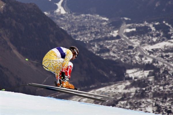 Kanadski alpski smučar Manuel Osborne-Paradis (na sliki) je na današnji smukaški tekmi za svetovni pokal v francoskem...