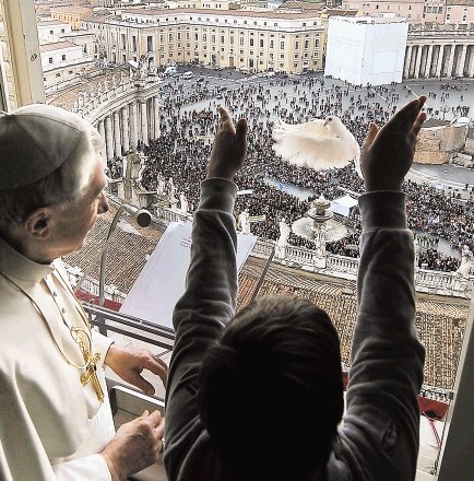 Uporniški golobi miru v Vatikanu niso hoteli na prostost
