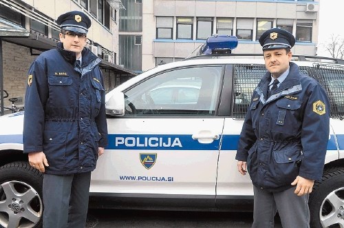 Policista lendavske policijske postaje Boštjan Bačič in Andrej Sobočan sta na dolgovaškem bencinskem servisu požrtvovalno...
