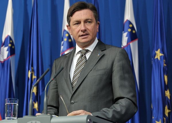 Stranka SDS bi se po mnenju premiera Boruta Pahorja (na sliki) morala opravičiti predsedniku republike Danilu Türku zaradi...