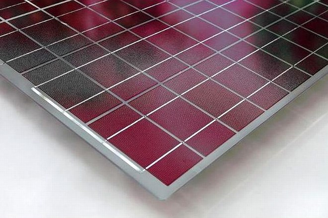 Barvne solarne plošče lahko nadomestijo okna in stene