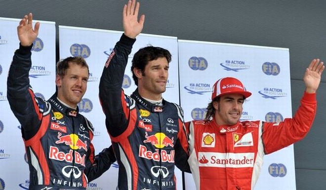 Najhitrejši trije v kvalifikacijah so bili Mark Webber (vsredini), Sebastian Vettel (levo) in Fernando Alonso (desno).