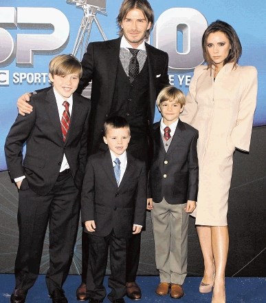 Beckhamovih pet je odslej šest,  štirje fantje in dve dekleti.