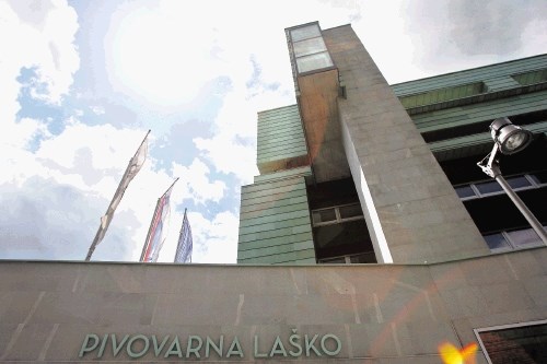 Namera Igorja Laha, da objavi prevzem Pivovarne Laško, je banke spodbudila k  pogovorom o podpisu skupnega prodajnega...