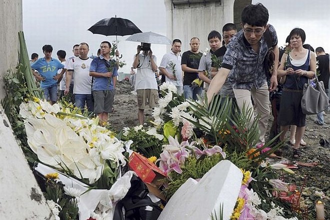 Nesreča hitrega vlaka, v kateri je 23. julija umrlo 40 oseb, je močno spodkopala velikopotezne načrte Pekinga o vzpostavitvi...