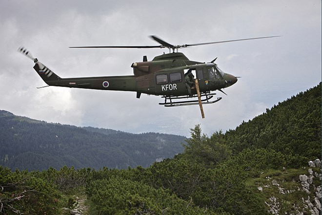Dežurna posadka helikopterja SV letos prepeljala 116 ponesrečencev in obolelih