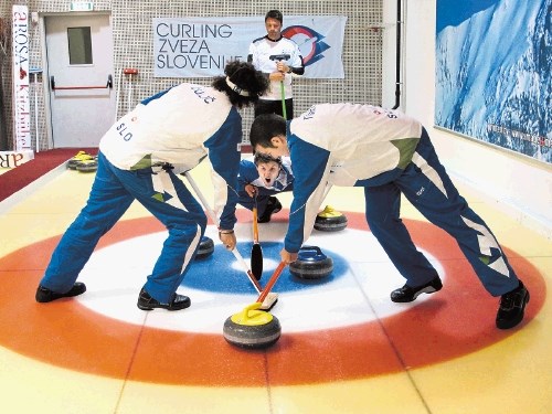 Curling, igra, pri kateri  pometajo tudi fantje