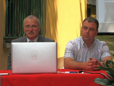 Direktor družbe Soške elektrarne Vladimir Gabrijelčič in bovški župan Danijel Krivec.