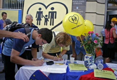 Za razpis referenduma o družinskem zakoniku je zbranih že več kot 10.000 podpisov.
