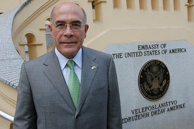 Yousif Ghafari je bil ameriški veleposlanik v Sloveniji od maja leta 2008 do januarja leta 2010.