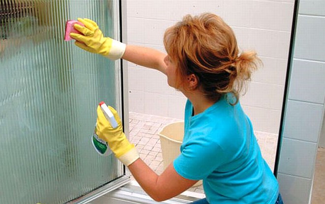 Nasveti za čiščenje steklenih delov kabine za prhanje