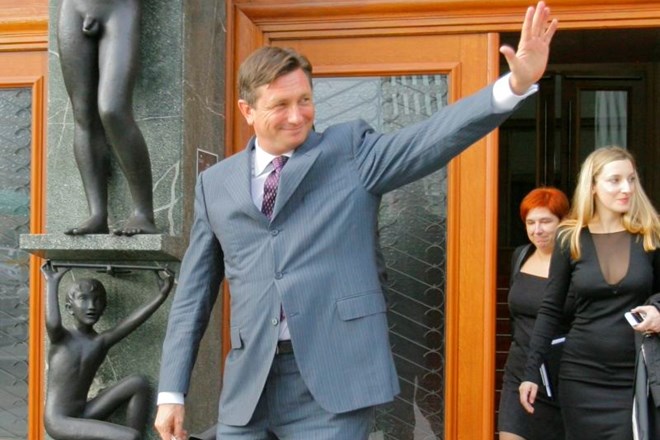 Premier Borut Pahor je še zadnjič nagovoril poslance v vlogi predsednika vlade, a kljub opozorilom o »politični paralizi«, ki...