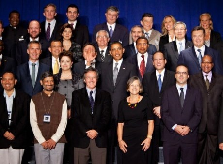 Takole je Barack Obama pokvaril skupinsko fotografijo.