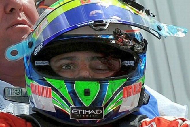 Od dirke v Suzuki bodo vsi dirkači morali nositi nove, bolj varne čelade, ki naj bi preprečevale poškodbe, kot jo je leta...