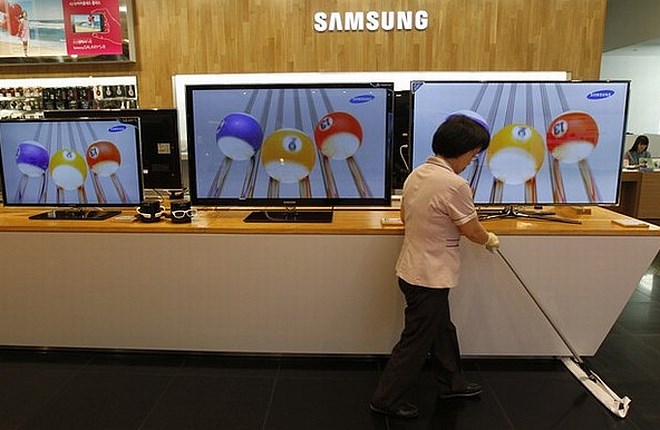 Samsung zaradi smrti Jobsa preložil predstavitev novega mobilnika