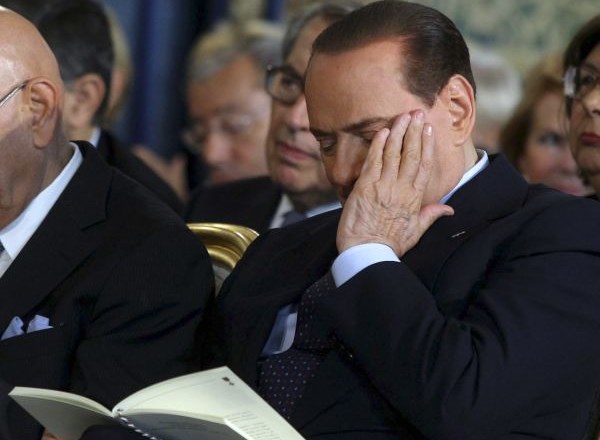 "Sic transit gloria mundi (Tako mineva slava sveta)," je Berlusconi dejal v latinščini.