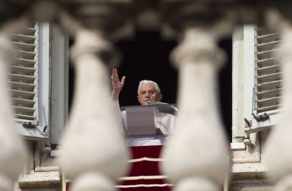 Žalil papeža Benedikta XVI (na sliki) in izgubil službo.