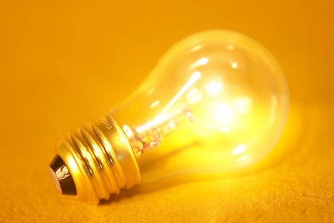 Zakaj svetloba varčnih sijalk ni enaka starim žarnicam