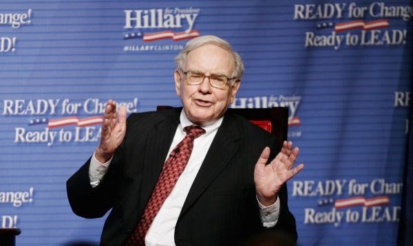 Poleg tega je Buffett (na sliki) razkril, da je povečal tudi svoj delež v četrti največji ameriški banki Wells Fargo. Za...