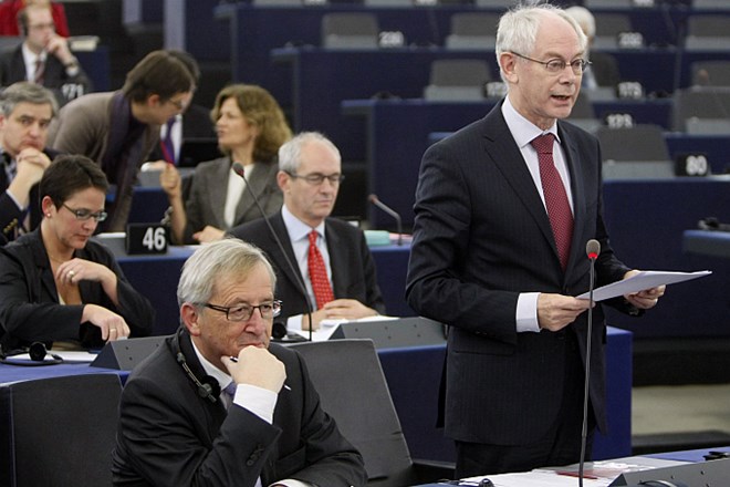 Evropski poslanci večinoma nezadovoljni z dosedanjim reševanjem krize