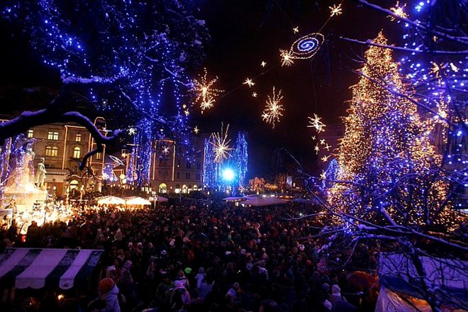 Praznični december se v Ljubljani začenja s prižigom luči v soboto ob 17.15 uri