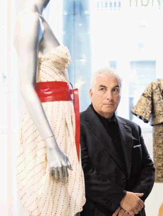 Obleka Amy Winehouse na dražbi prodana za 50.000 evrov