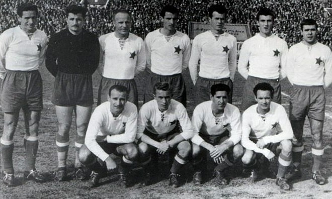 Hajduk je imel včasih na dresu rdečo zvezdo, ki so jo v Splitu v novem koledarju zbrisali.